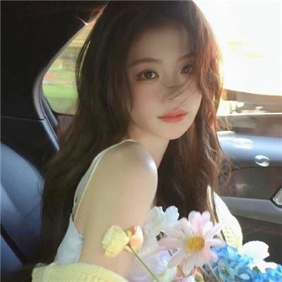 与一位女士合影